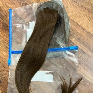 9 wefts (3 bundles)of 22” Handtied/jtied extensions by JZ Styles in “Nikki”